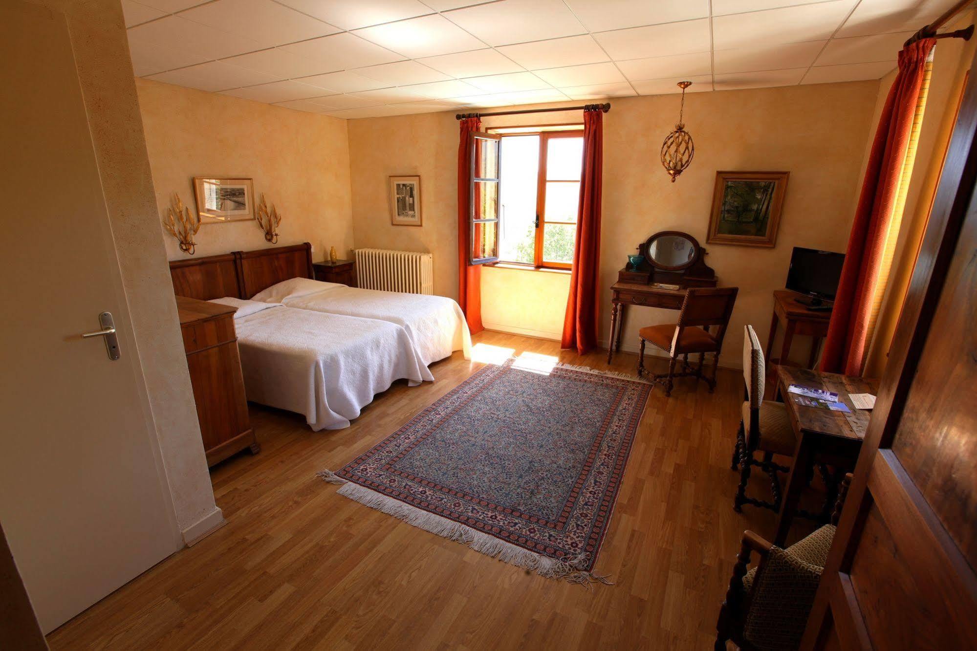 Logis Hotel Les Hospitaliers Le Poët-Laval Kültér fotó